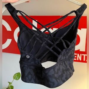 Lululemon Athletica sports bra size 6